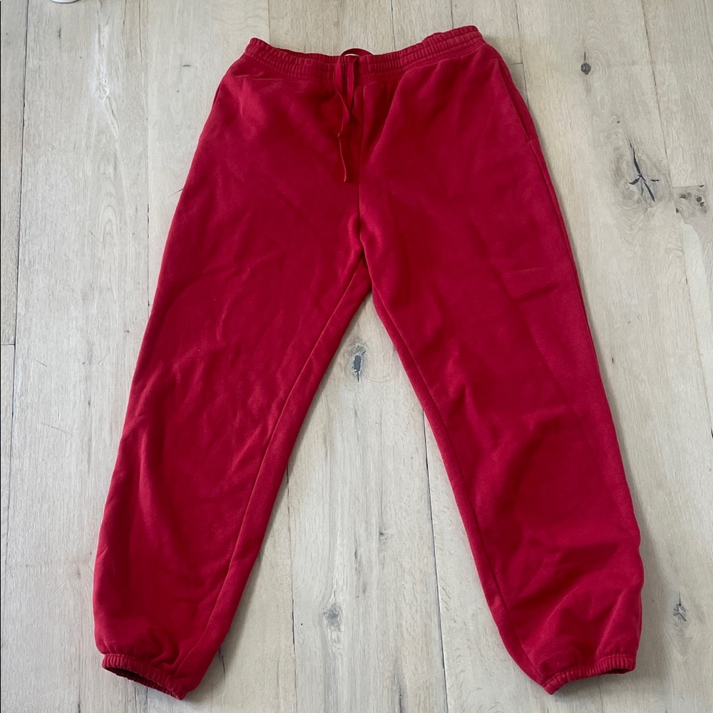 Beyond Yoga On The Go Joggers Red Size Small